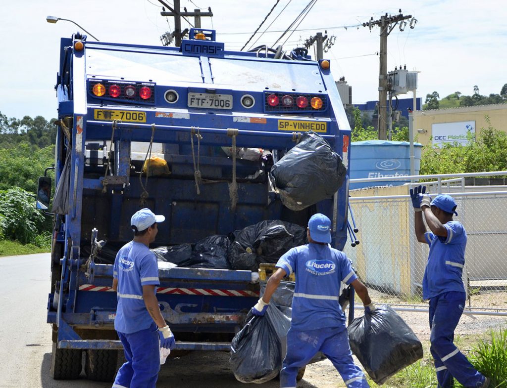 Como fazer um caminhão de lixo com caixa de leite