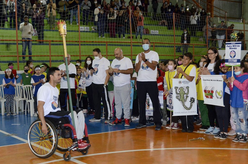 Abertura dos Jogos Escolares de Várzea Paulista reúne centenas de crianças  - Prefeitura de Várzea Paulista