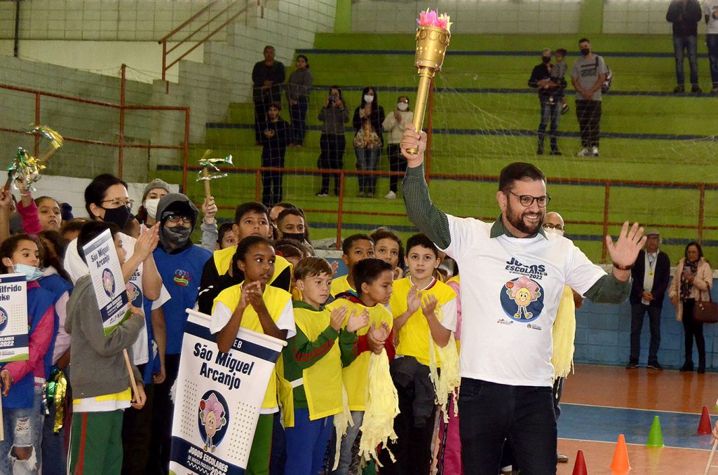 Abertura dos Jogos Escolares de Várzea Paulista reúne centenas de crianças  - Prefeitura de Várzea Paulista