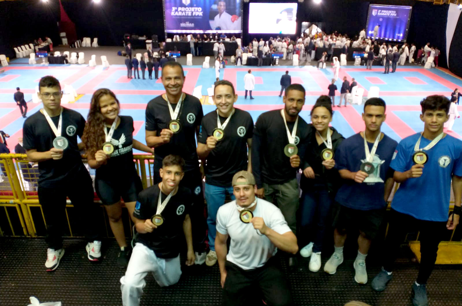 Várzea Paulista conquista 14 medalhas de ouro e outras seis medalhas em duas competições de karatê￼