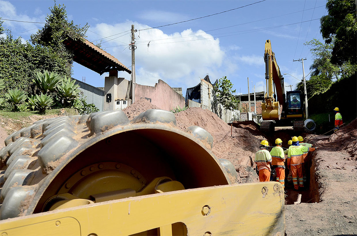 Obras estruturais avançam em Várzea Paulista, para asfaltar e recapear vias públicas