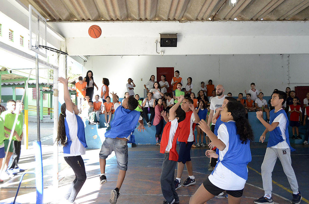 Jogos Escolares movimentam CEMEBs com novas modalidades esportivas