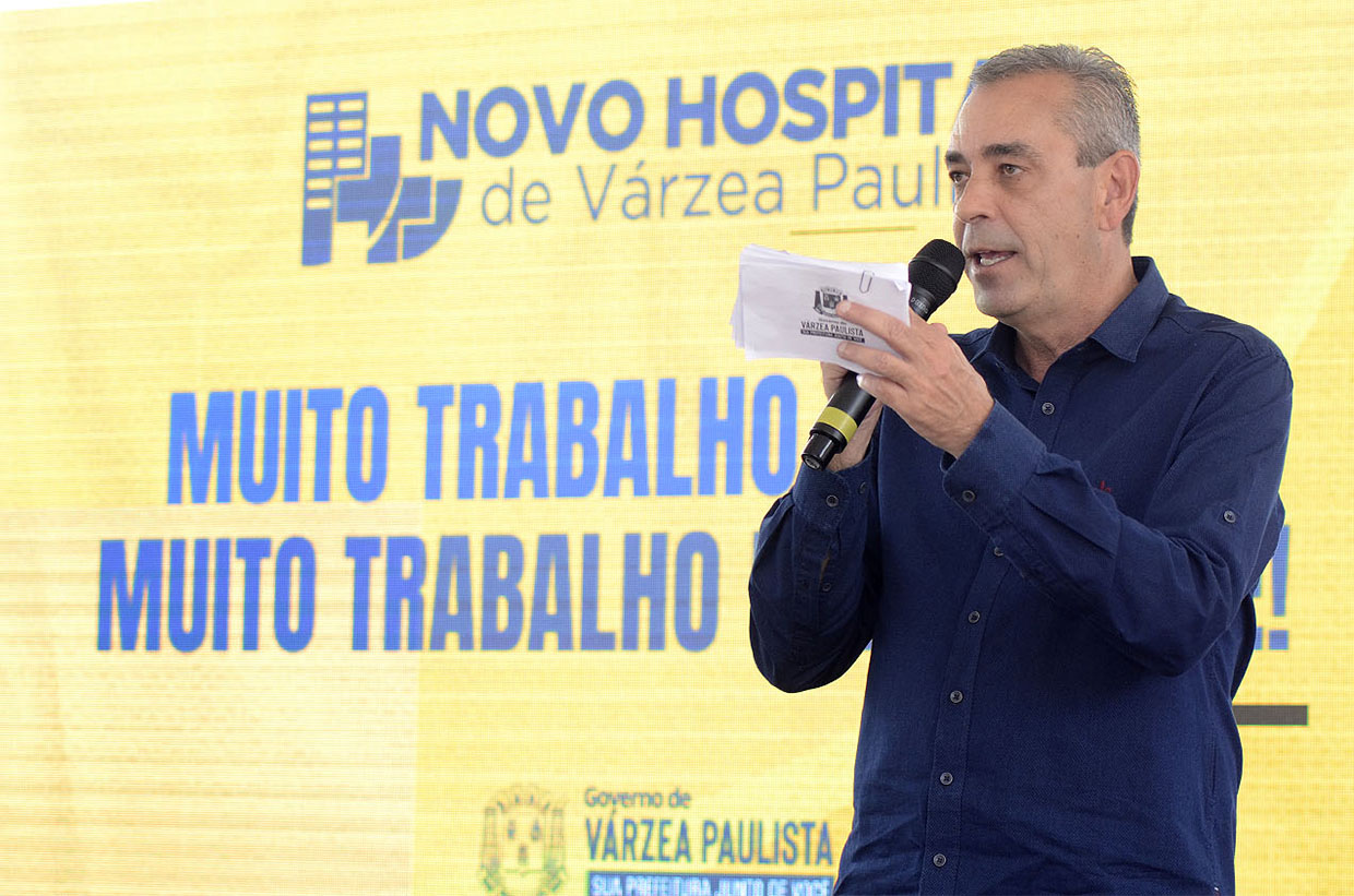 Prefeito apresenta obras do novo hospital para autoridades regionais
