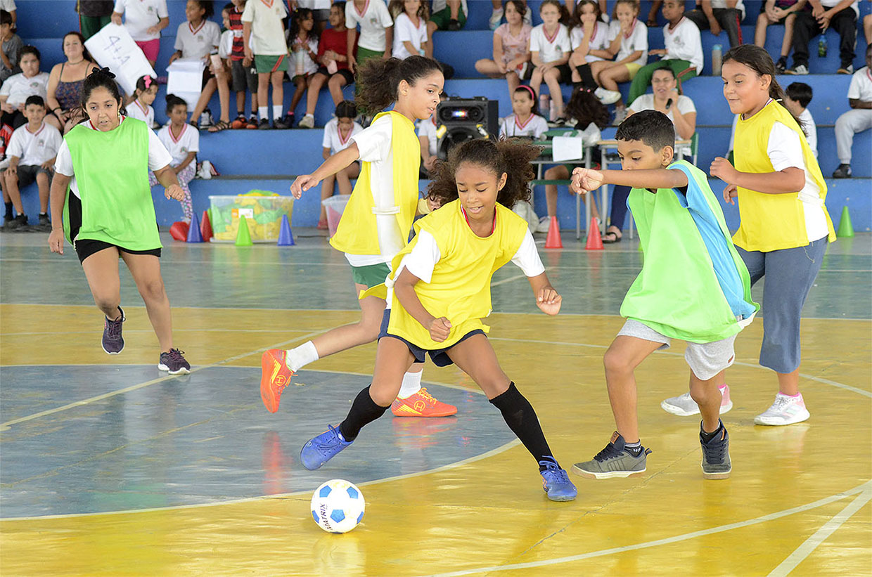 Futsal dá início à fase interclasse dos Jogos Escolares, na escola Erich Becker